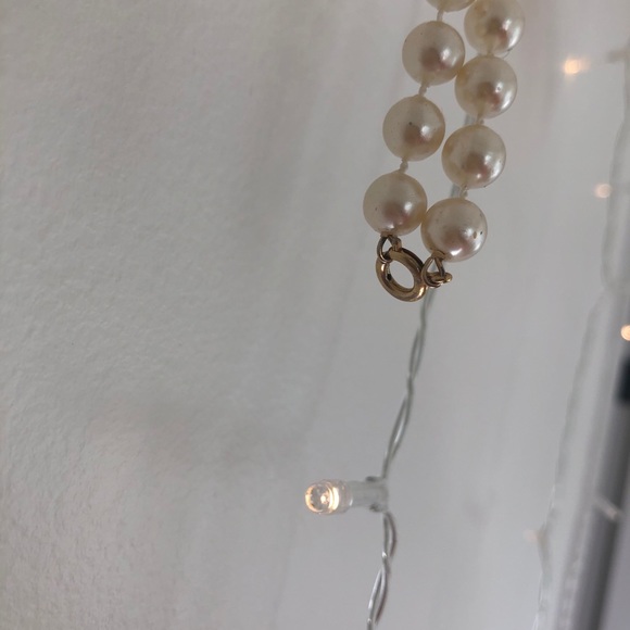 Pearl Necklace - Picture 2 of 2